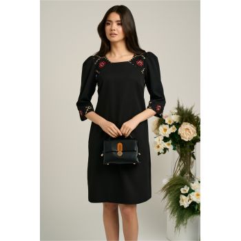 Rochie Ella Collection Naty neagra cu broderie aurie ieftina