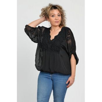 Bluza din matase naturala platca brodata, cu dantela pe maneci si pe spate, neagra