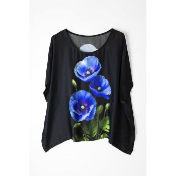 Bluza neagra maneca scurta din matase si vascoza, imprimeu cu flori albastre
