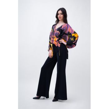 Bluza din print cu maneci evazate si decolteu in V