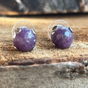 Cercei stud lepidolit fatetat 10 mm