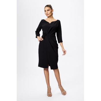 Rochie de ocazie cu model petrecut si flori 3D in talie Romeea Neagra