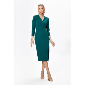 Rochie eleganta cu decolteu petrecut si detaliu auriu in talie Enora Verde