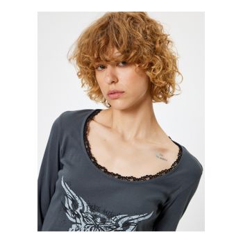 Bluza crop cu imprimeu
