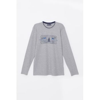 Bluza cu decolteu la baza gatului si imprimeu