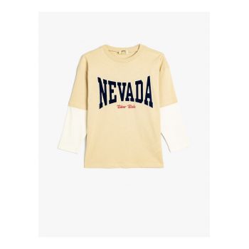 Bluza cu model colorblock si imprimeu text
