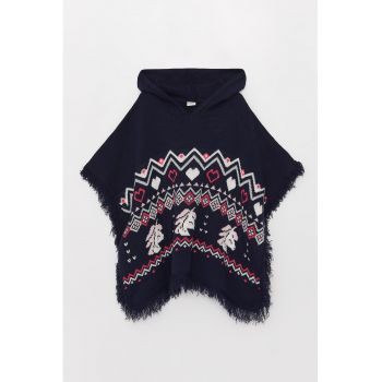 Poncho cu model si gluga