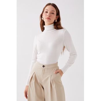 Pulover slim fit cu guler inalt