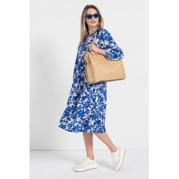 Rochie evazata cu model