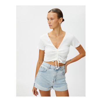 Tricou crop cu volane frontale