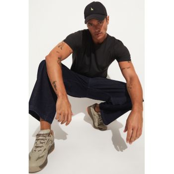 Tricou uni cu decolteu la baza gatului