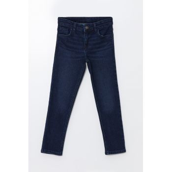 Blugi slim fit cu model cu 5 buzunare