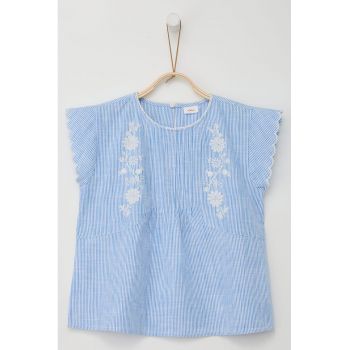 Bluza cu detalii florale