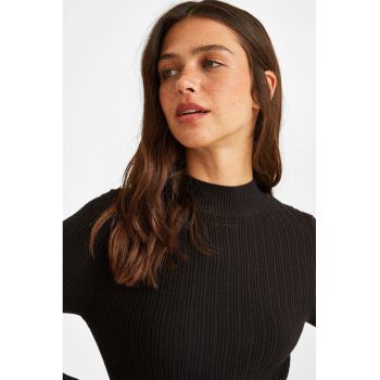 Bluza din amestec de in cu decupaj pe partea din spate