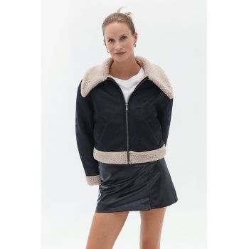 Jacheta crop cu buzunare laterale
