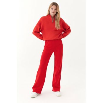 Pantaloni de trening evazati cu talie medie