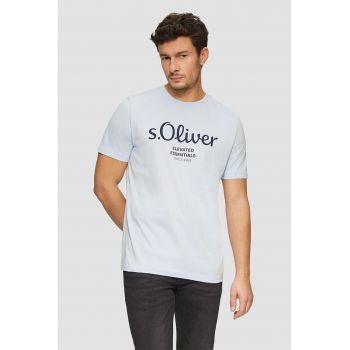Tricou cu decolteu la baza gatului si logo - din bumbac