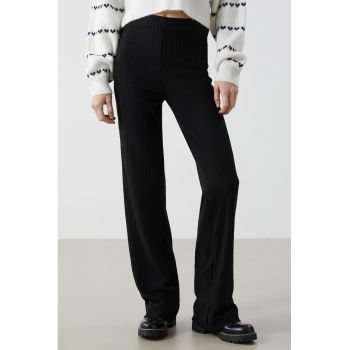 Pantaloni striati cu croiala dreapta