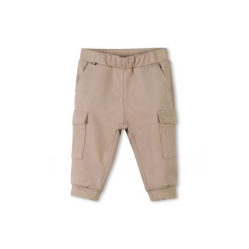 Pantaloni cu croiala conica si buzunare