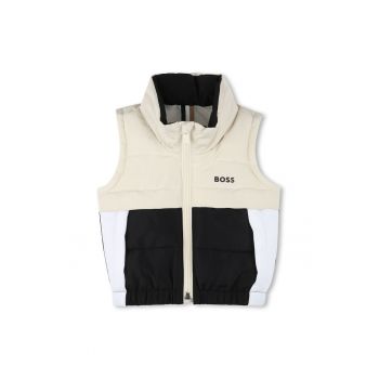 Vesta matlasata cu model colorblock si gluga