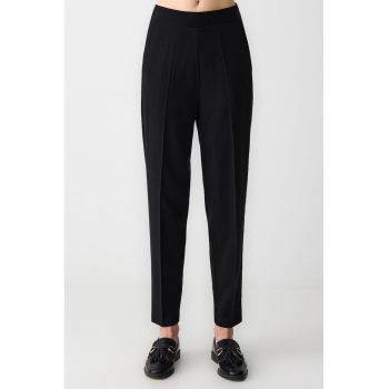 Pantaloni conici cu talie inalta