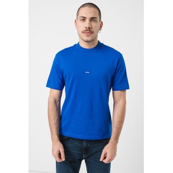 Tricou cu decolteu la baza gatului si logo Nieros