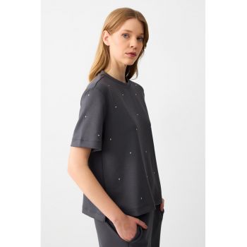 Tricou cu decolteu la baza gatului si maneci cazute