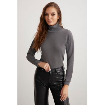 Bluza slim fit cu guler inalt