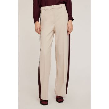 Pantaloni cu croiala ampla si talie inalta - cu pliuri