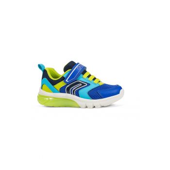 Pantofi sport cu velcro si insertii din plasa