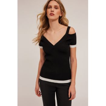 Tricou cu decolteu in V