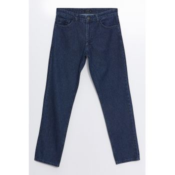 Blugi cu model cu 5 buzunare