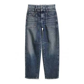 Blugi cu talie inalta si model cu 5 buzunare