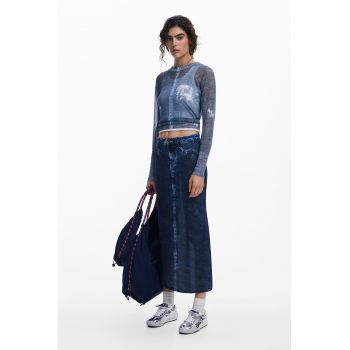 Bluza crop semitransparenta cu aspect deteriorat