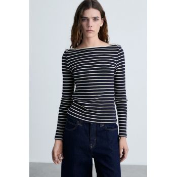 Bluza cu decolteu barcuta