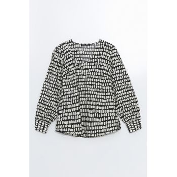 Bluza cu decolteu in V si imprimeu abstract