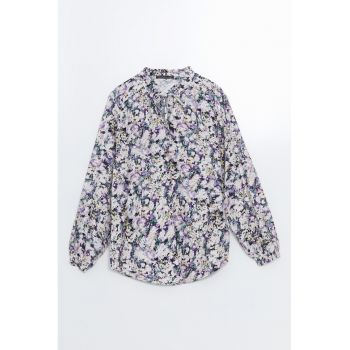 Bluza cu model floral si snururi la gat