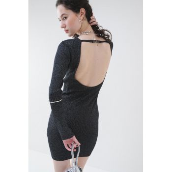Rochie cambrata cu decupaj pe spate