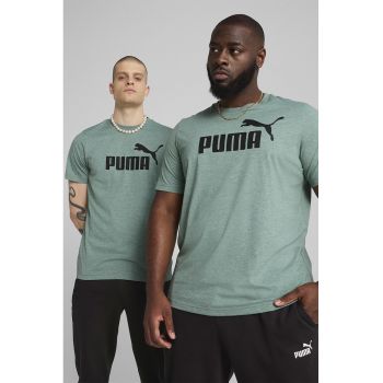 Tricou cu decolteu la baza gatului si logo