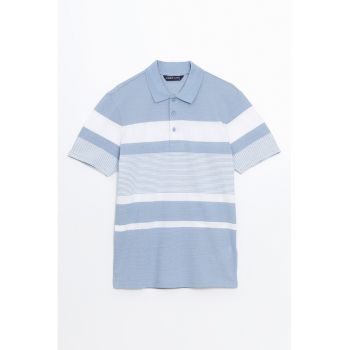 Tricou polo cu model in dungi