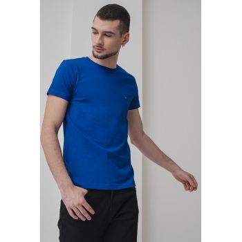 Tricou slim fit cu decolteu la baza gatului