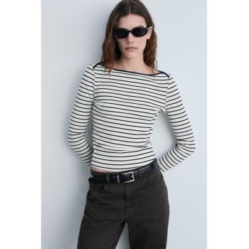 Bluza cu decolteu barcuta