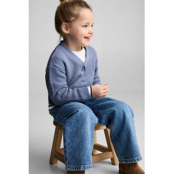 Cardigan cu decolteu in V si nasturi