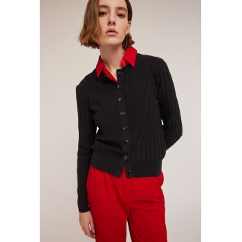 Cardigan tricotat cu nasturi