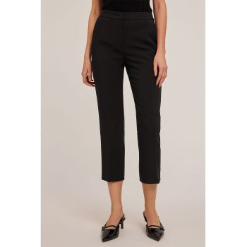 - Pantaloni crop cu talie medie