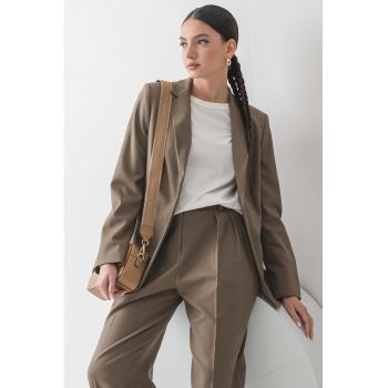 Sacou cu model monograma si buzunare cu refilet