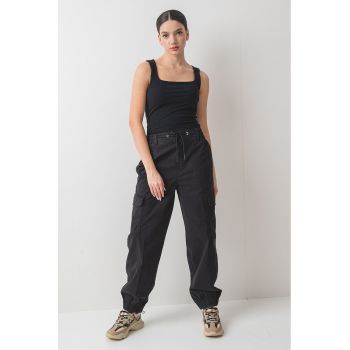 Top din amestec de bumbac organic cu decolteu patrat