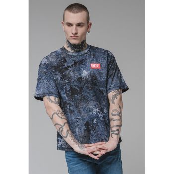 Tricou relaxed-fit cu model