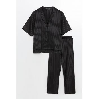 Pijama din satin cu model in dungi