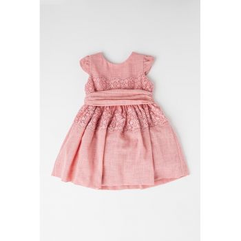 Rochie evazata cu broderie florala